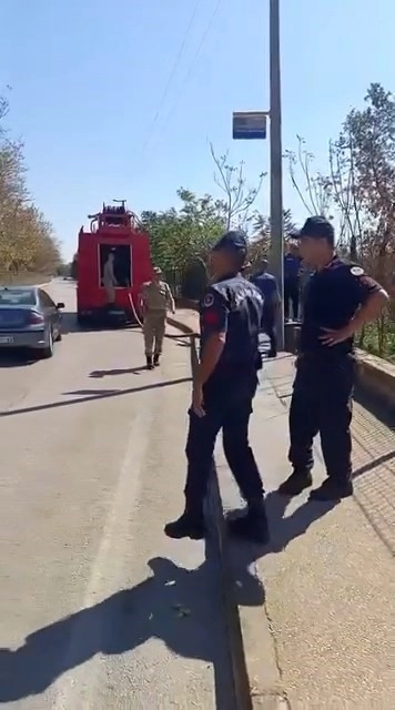 Ziraat meslek lisesinin bahçesi alevlere teslim oldu
