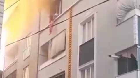 Küle dönen evde tek yanmayan Kuran-ı Kerim oldu