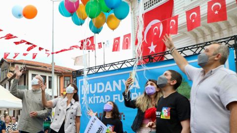 Lösemiyi yenen 11 yaşındaki Ali Demir için binlerce balon göğe yükseldi