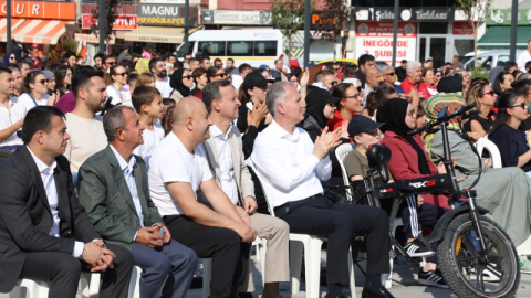 İnegöl tribününden millilere tam destek