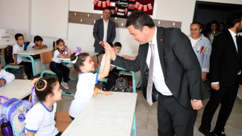 Osmangazi'de Başkan Aydın, miniklerin ilk ders heyecanına ortak oldu