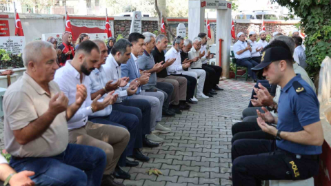 Şehit Ziya Özkozanoğlu kabri başında anıldı