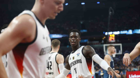 Almanya yarı finalde