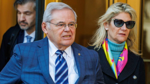 Menendez'in eşi Nadine Menendez’e 4,5 yıl hapis