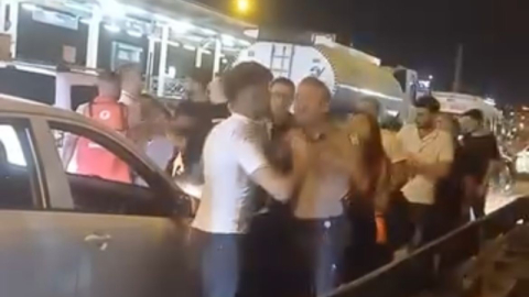 Trafikte yol verme kavgasında 2 kişi gözaltına alındı