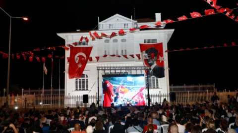 12 Dev Adam’ın final zaferi Mütareke Meydanı’nda kutlandı