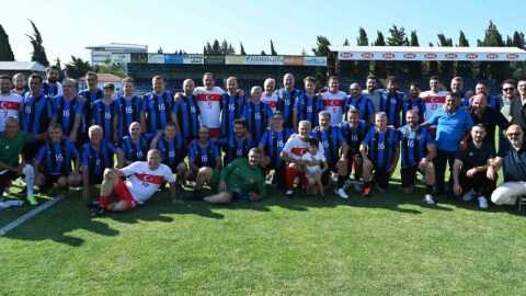 Futbolun efsaneleri Karacabey için sahaya çıktı