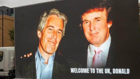 İngiltere'de Trump ve Epstein'ın fotoğrafını yayınlayan reklam aracına polis el koydu