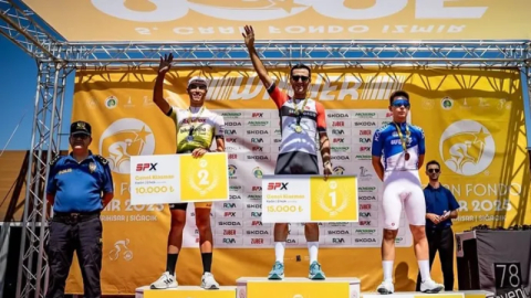 Mudanyalı bisikletçi Gökhan Uzuntaş zirveyi bırakmıyor