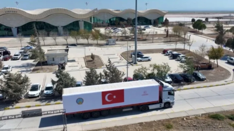 Şam'a zorlu hava koşullarında Türkiye'den iniş desteği