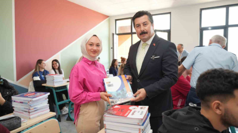 Yenişehir’de üniversiteye hazırlanan öğrencilere destek