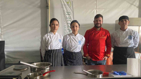 Lise öğrencileri, mutfaktaki hünerlerini sergiledi