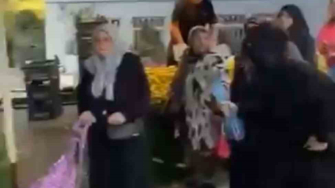 Peçeyle gizlendiler, hırsızlık yaparken yakalanınca böyle kaçtılar