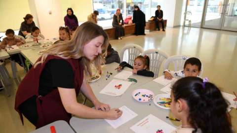 Osmangazi’de çocuklar oyunlar oynayarak sağlıklı beslenmeyi öğreniyor