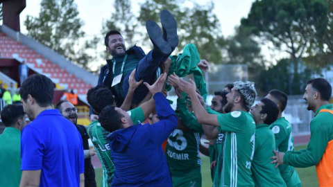8 kişi kalan Kafkasspor,  galip gelmeyi bildi