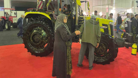 Modifiye traktörler Tarım Fuarı’nda göz kamaştırdı