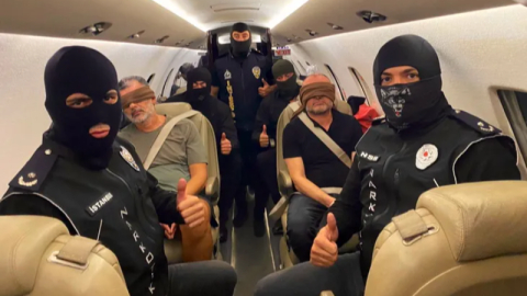 İki uyuşturucu baronu Türkiye’ye getirildi