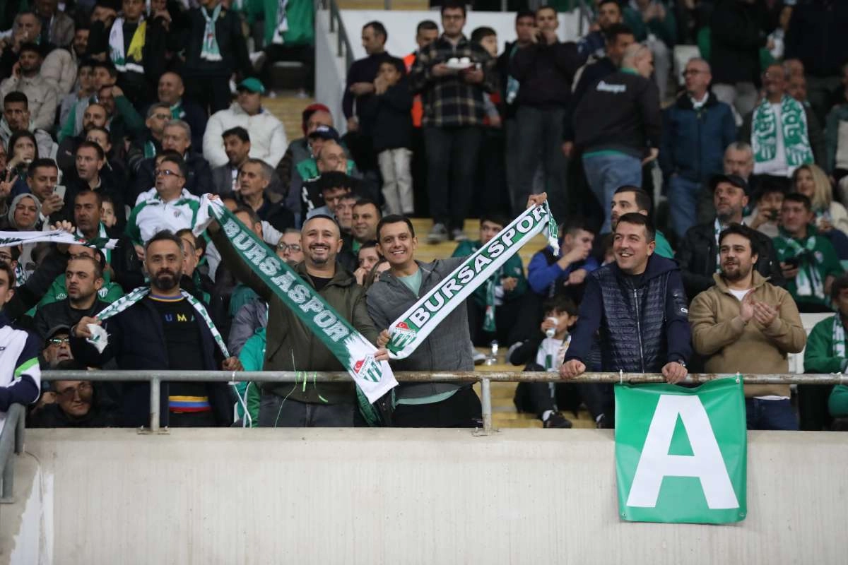(FOTO GALERİ) Bursaspor-Menemen FK Taraftar Fotoğrafları-1