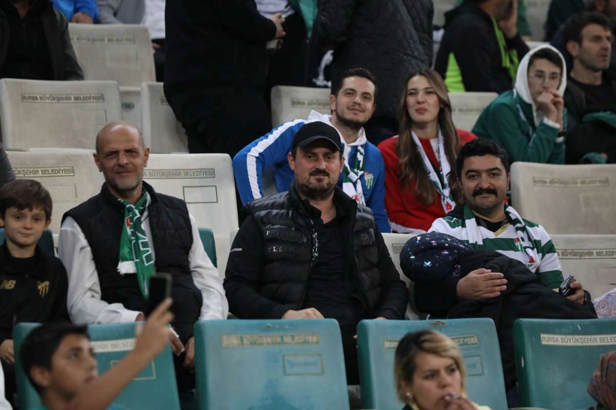 (FOTO GALERİ) Bursaspor-Menemen FK Taraftar Fotoğrafları-1