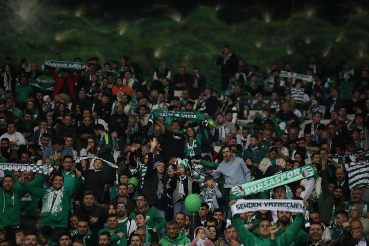 (FOTO GALERİ) Bursaspor-Menemen FK Taraftar Fotoğrafları-1