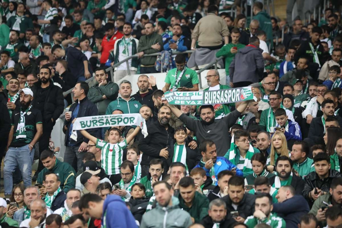 (FOTO GALERİ) Bursaspor-Menemen FK Taraftar Fotoğrafları-1