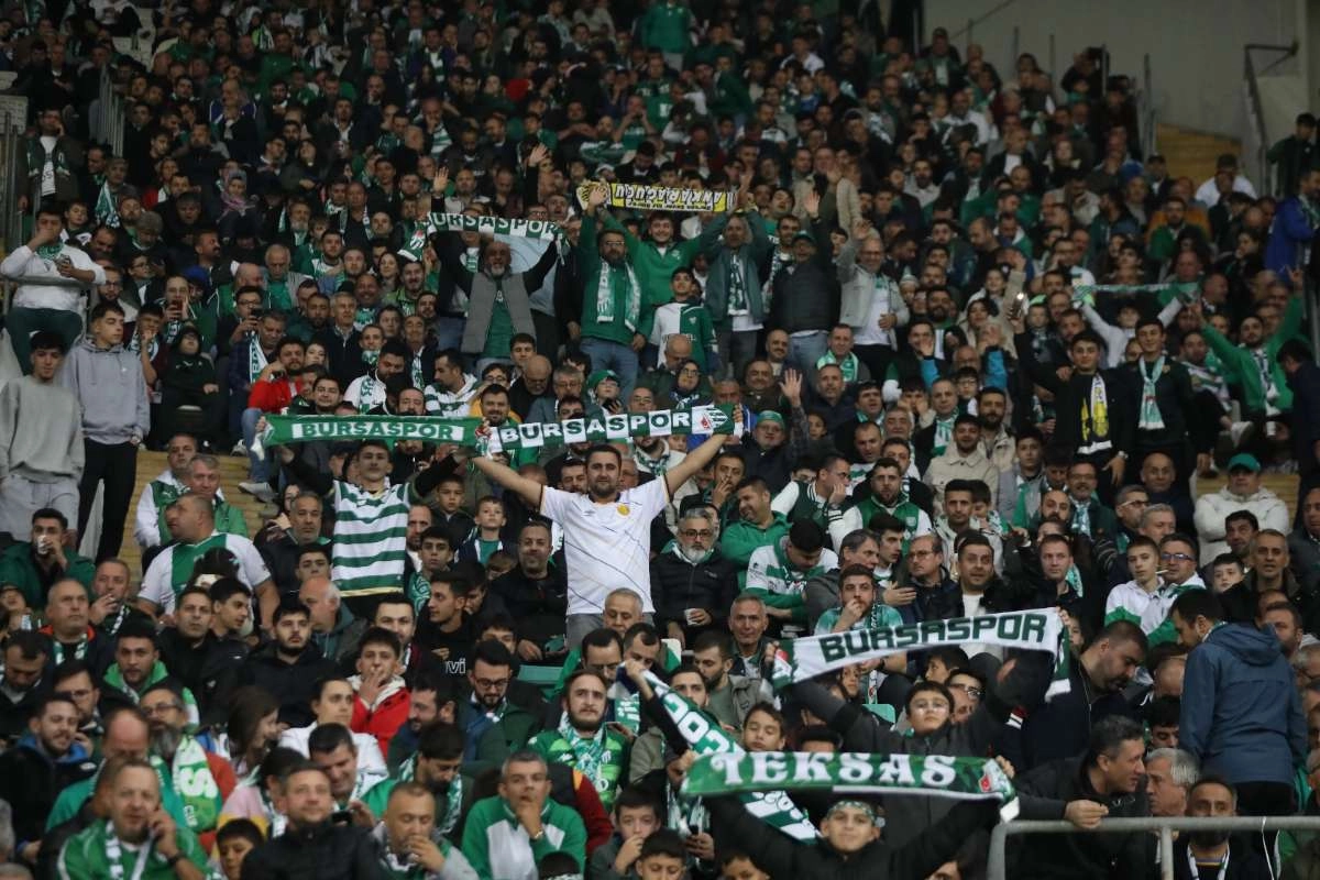 (FOTO GALERİ) Bursaspor-Menemen FK Taraftar Fotoğrafları-1