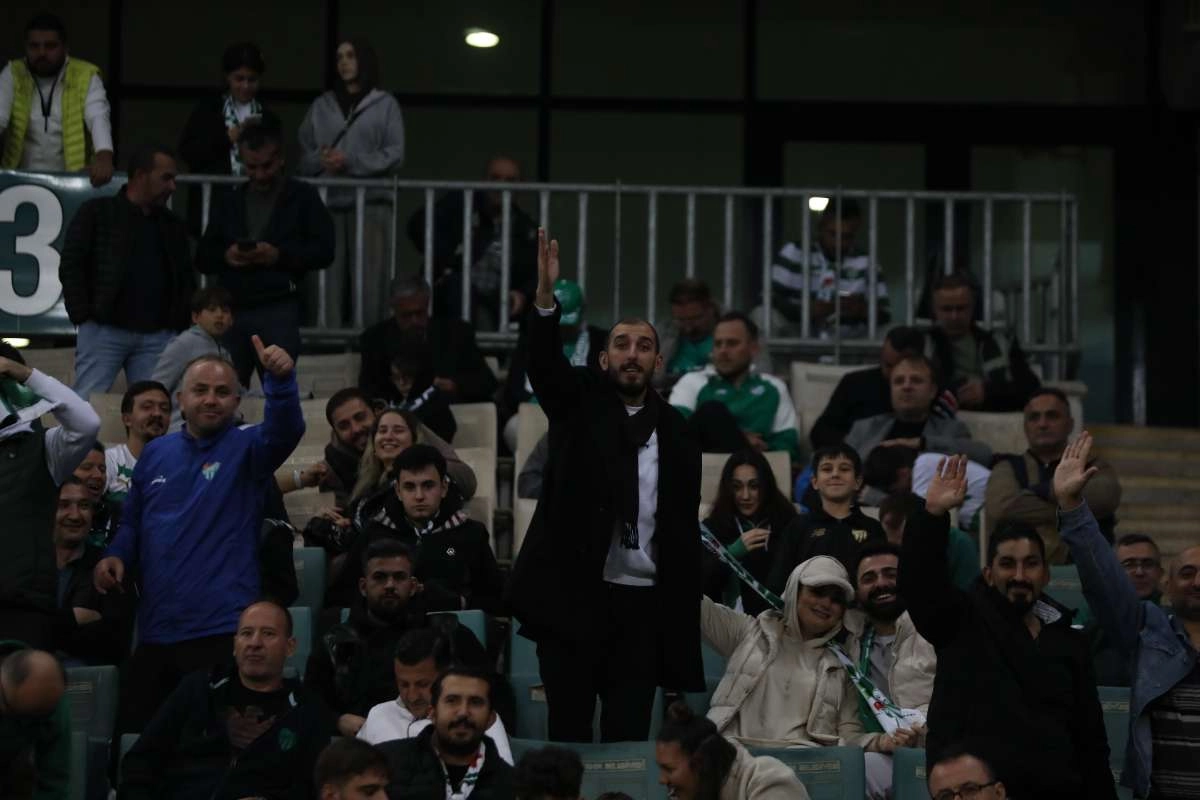 (FOTO GALERİ) Bursaspor-Menemen FK Taraftar Fotoğrafları-1