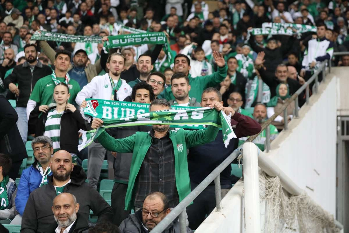 (FOTO GALERİ) Bursaspor-Menemen FK Taraftar Fotoğrafları-1