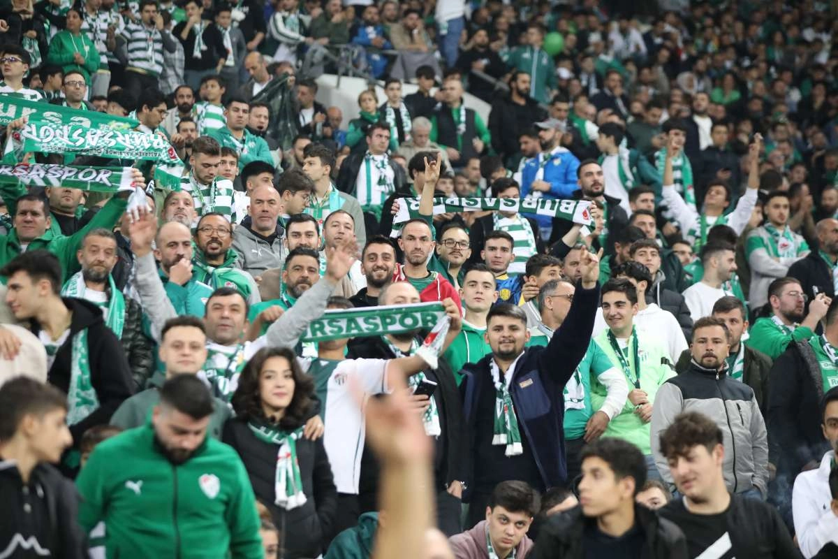(FOTO GALERİ) Bursaspor-Menemen FK Taraftar Fotoğrafları-1