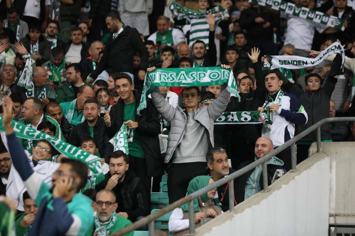 (FOTO GALERİ) Bursaspor-Menemen FK Taraftar Fotoğrafları-1