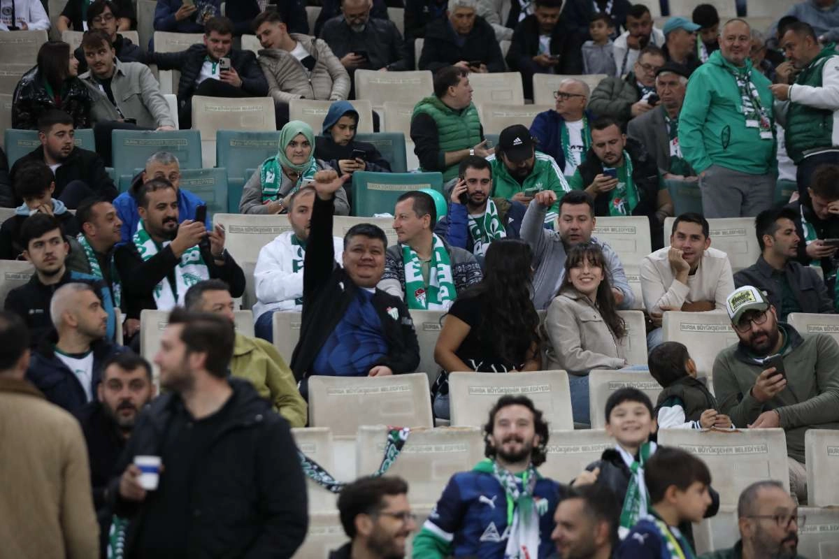 (FOTO GALERİ) Bursaspor-Menemen FK Taraftar Fotoğrafları-1