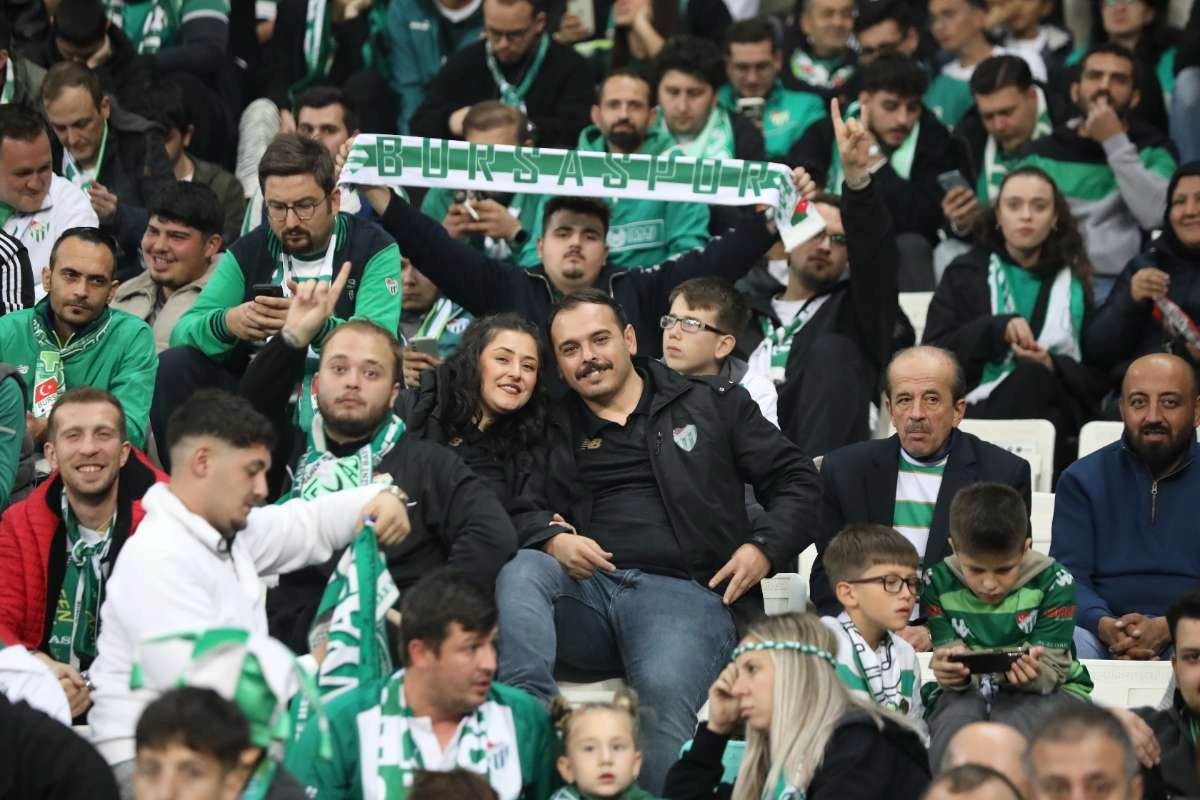 (FOTO GALERİ) Bursaspor-Menemen FK Taraftar Fotoğrafları-1