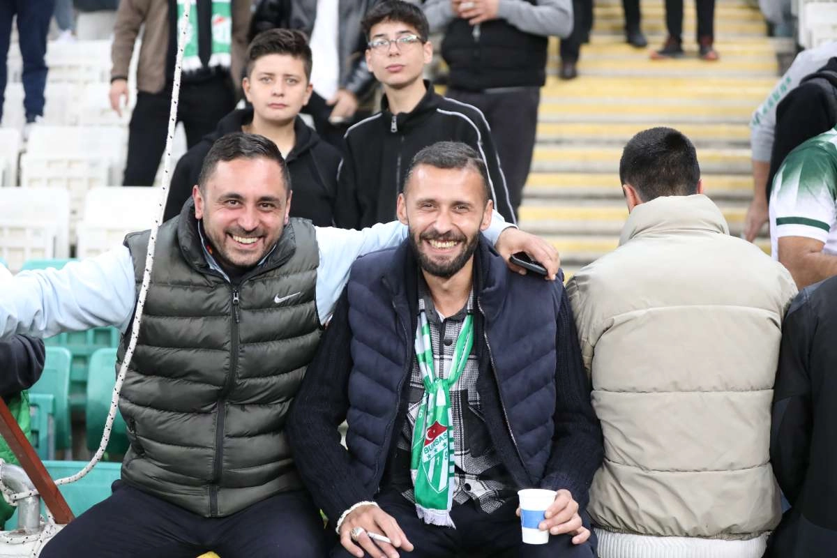 (FOTO GALERİ) Bursaspor-Menemen FK Taraftar Fotoğrafları-1