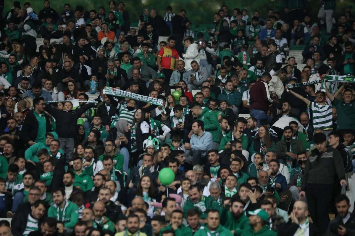 (FOTO GALERİ) Bursaspor-Menemen FK Taraftar Fotoğrafları-1