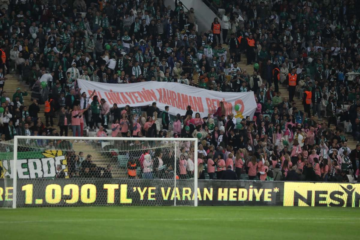 (FOTO GALERİ) Bursaspor-Menemen FK Taraftar Fotoğrafları-1