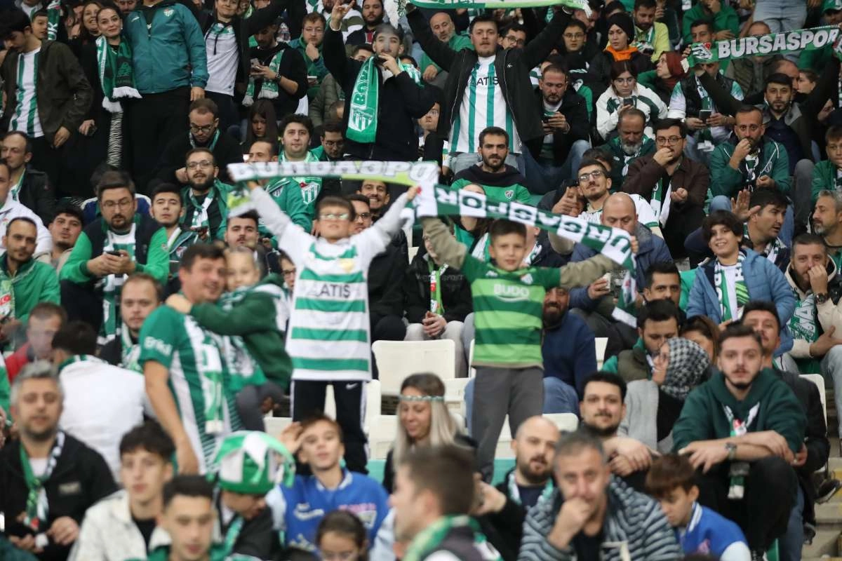 (FOTO GALERİ) Bursaspor-Menemen FK Taraftar Fotoğrafları-1