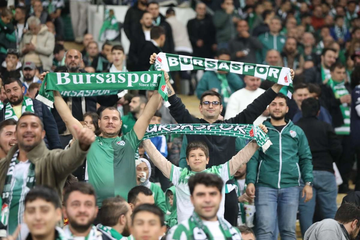 (FOTO GALERİ) Bursaspor-Menemen FK Taraftar Fotoğrafları-1