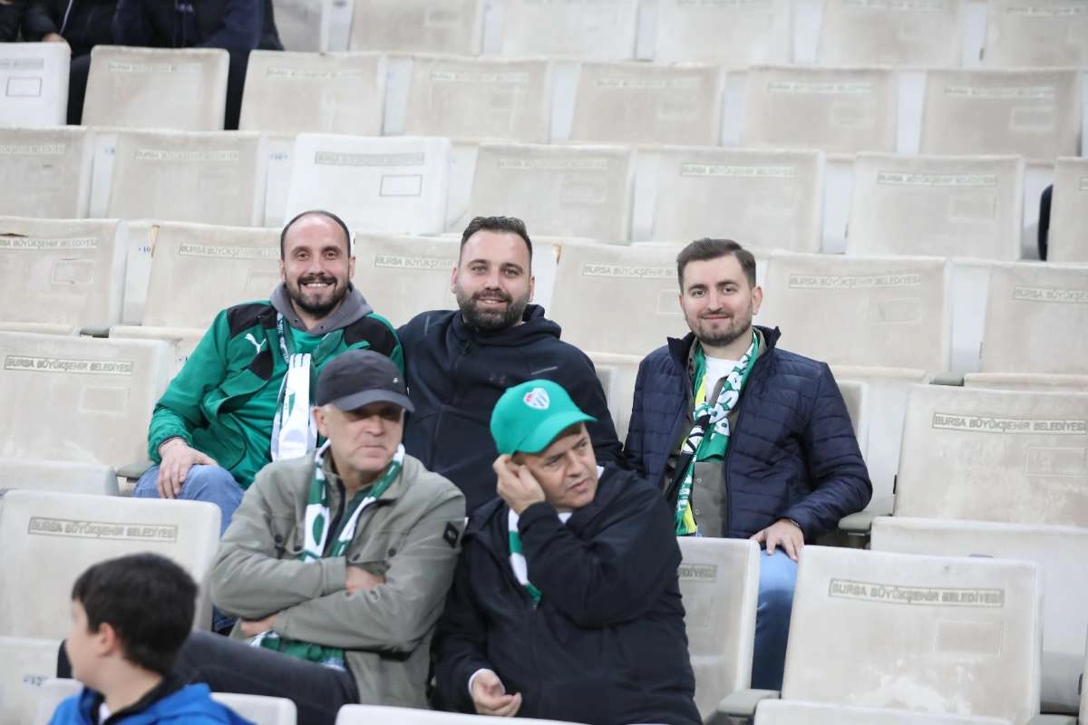 (FOTO GALERİ) Bursaspor-Menemen FK Taraftar Fotoğrafları-1