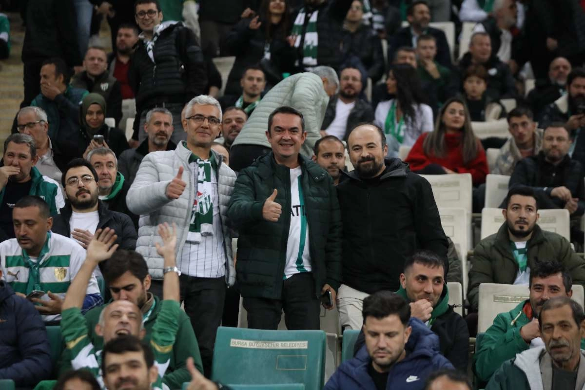 (FOTO GALERİ) Bursaspor-Menemen FK Taraftar Fotoğrafları-1