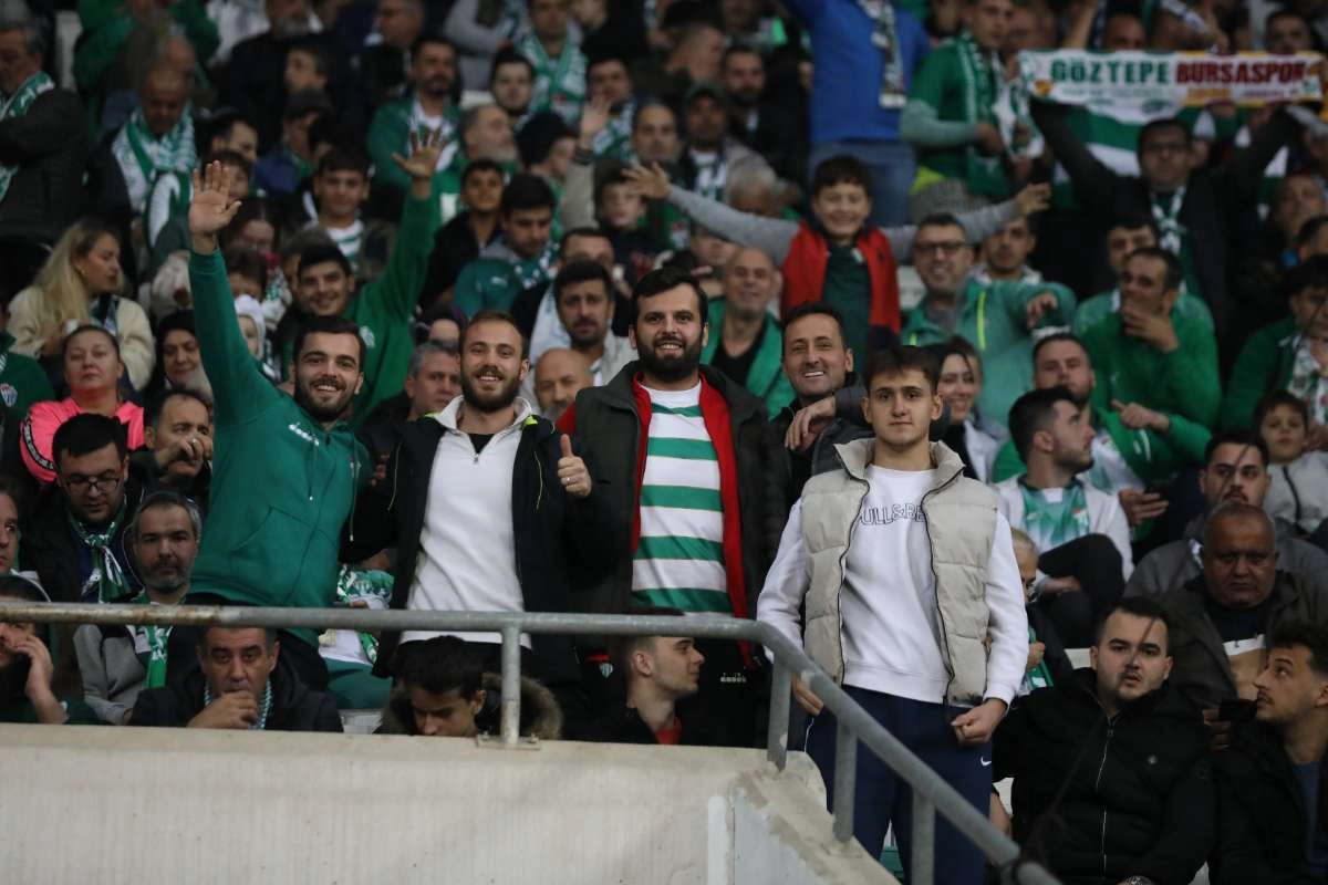 (FOTO GALERİ) Bursaspor-Menemen FK Taraftar Fotoğrafları-1