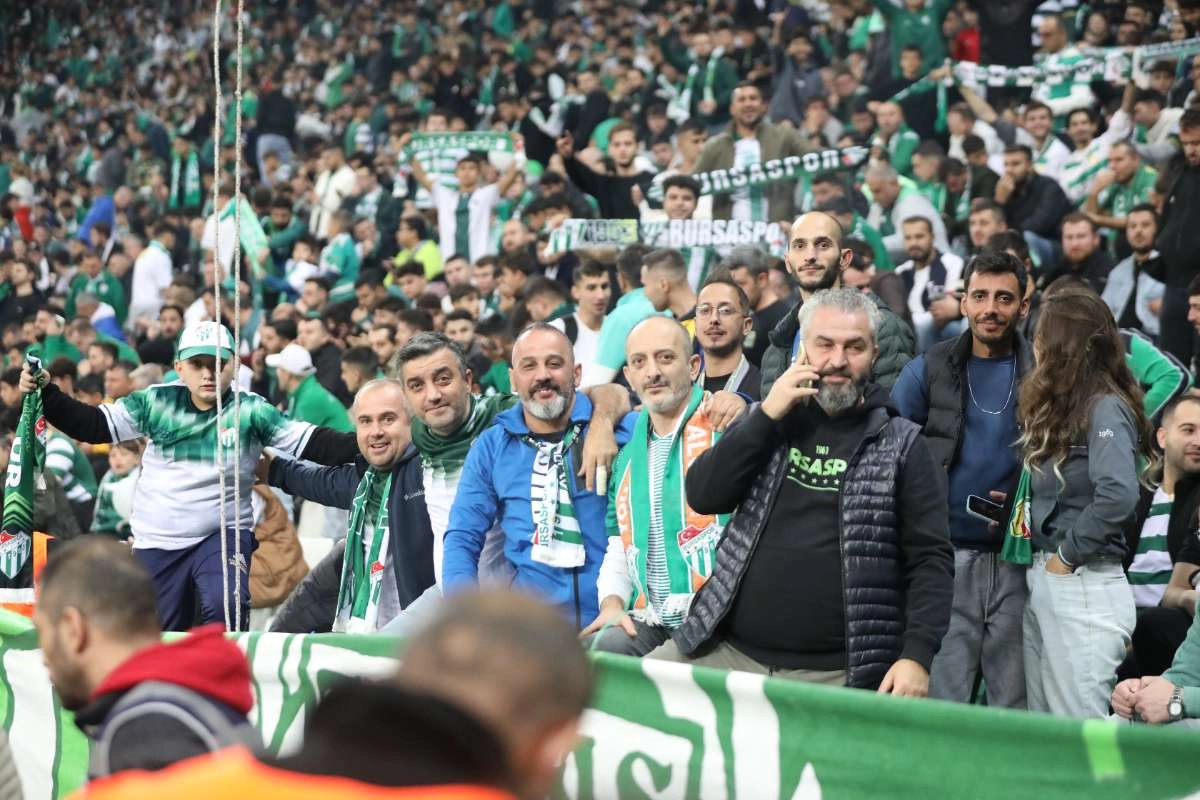 (FOTO GALERİ) Bursaspor-Menemen FK Taraftar Fotoğrafları-1