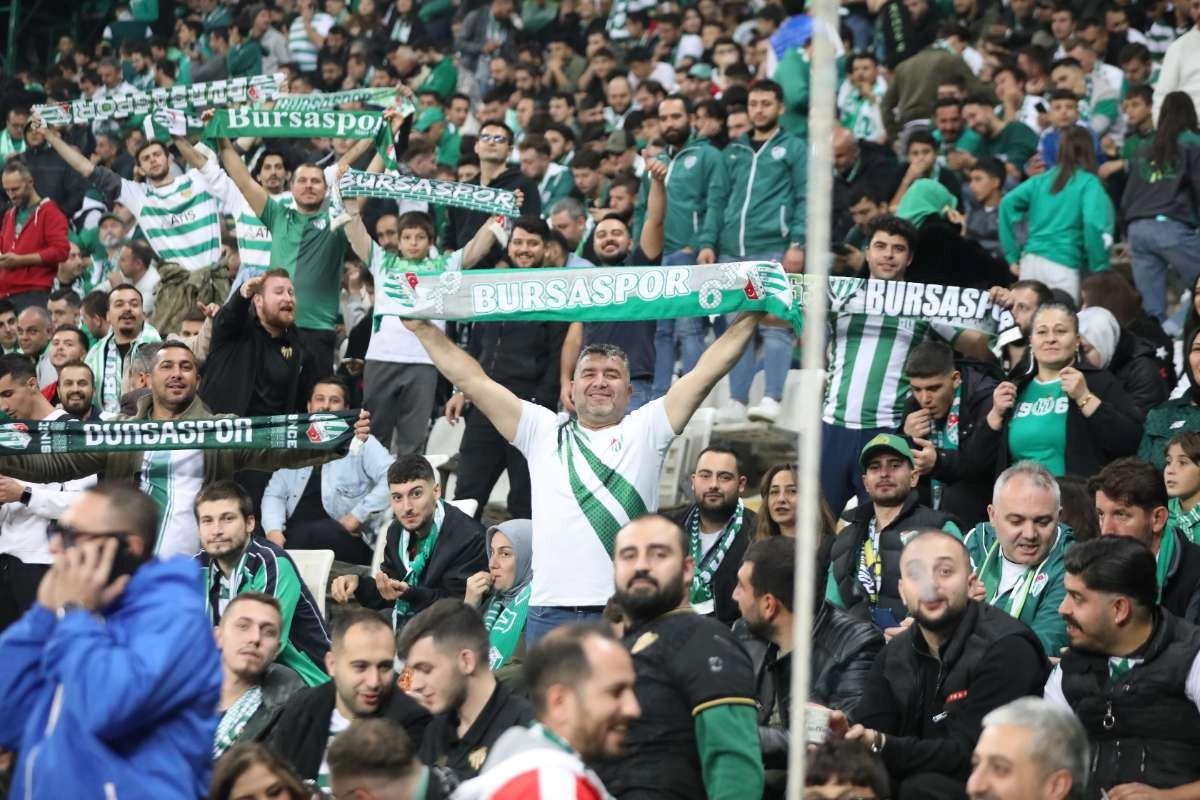 (FOTO GALERİ) Bursaspor-Menemen FK Taraftar Fotoğrafları-1