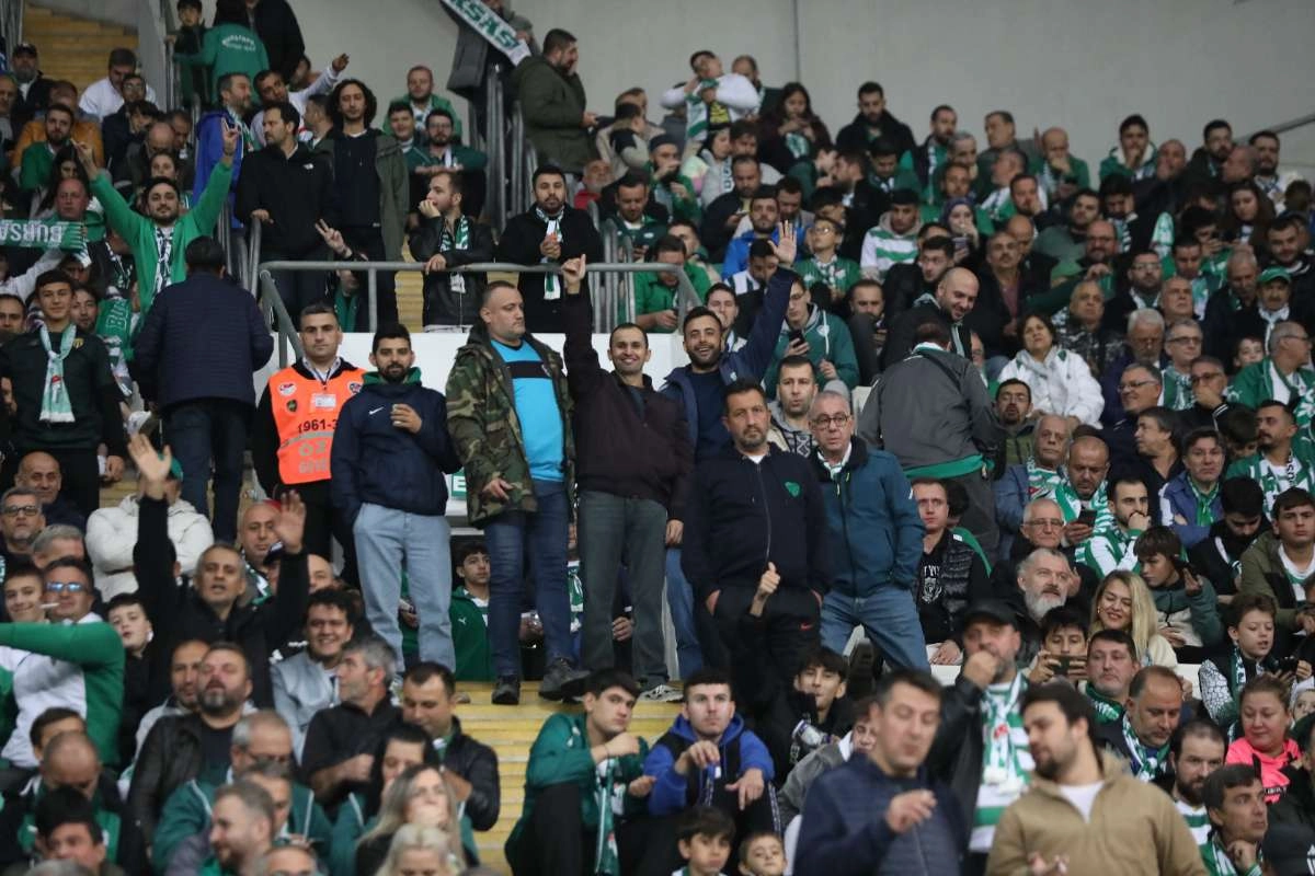 (FOTO GALERİ) Bursaspor-Menemen FK Taraftar Fotoğrafları-1