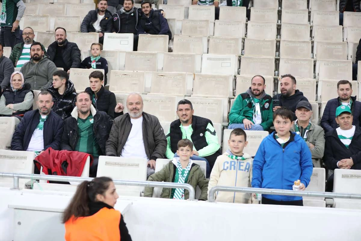 (FOTO GALERİ) Bursaspor-Menemen FK Taraftar Fotoğrafları-1