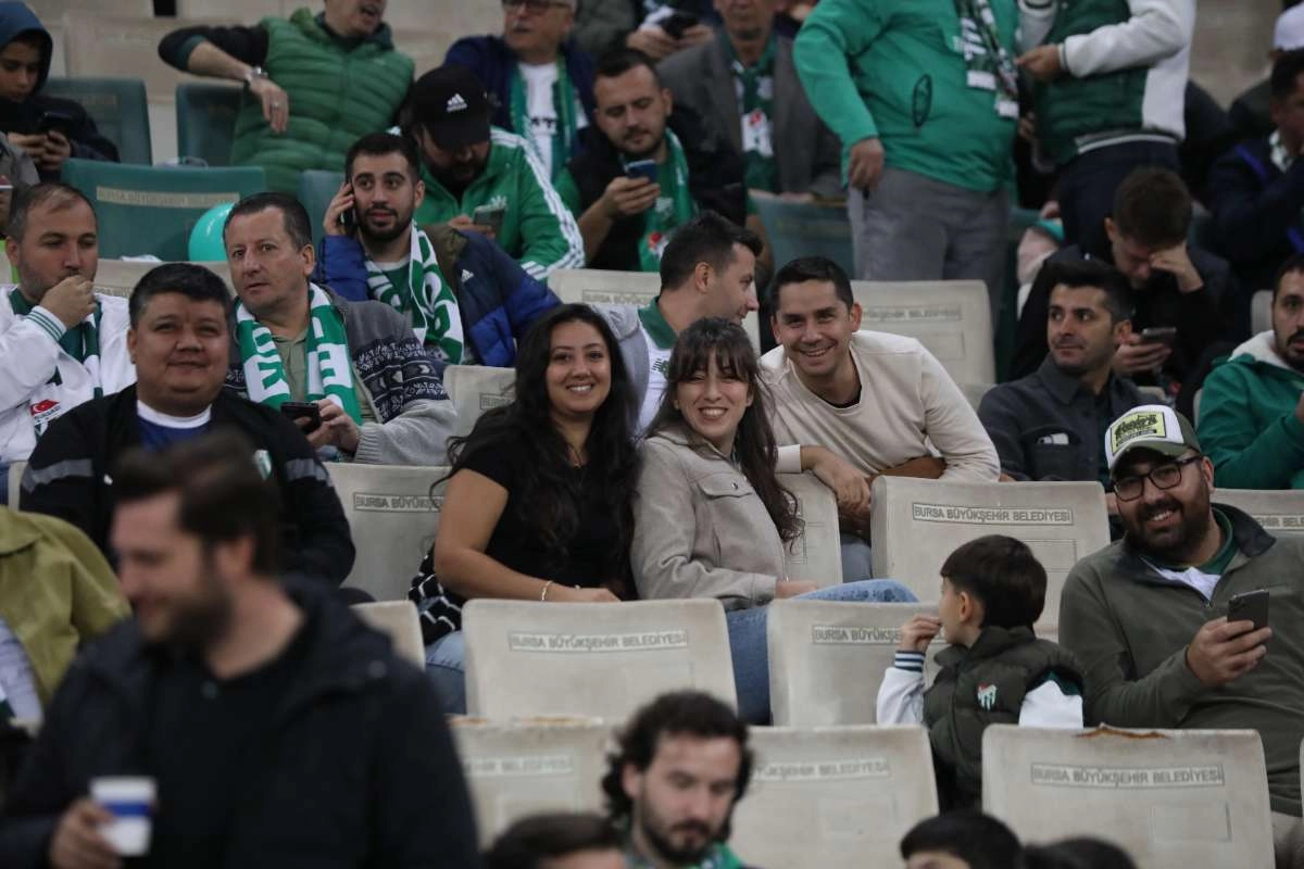 (FOTO GALERİ) Bursaspor-Menemen FK Taraftar Fotoğrafları-1