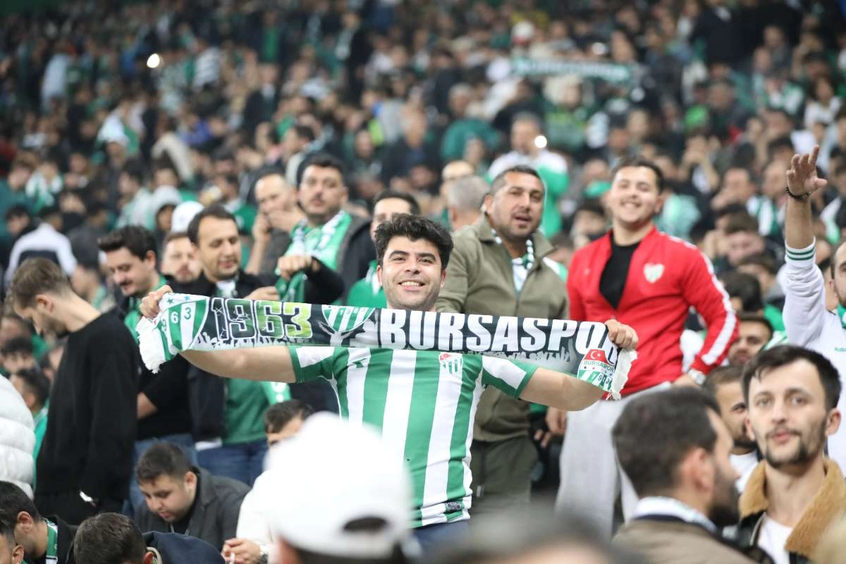 (FOTO GALERİ) Bursaspor-Menemen FK Taraftar Fotoğrafları-1
