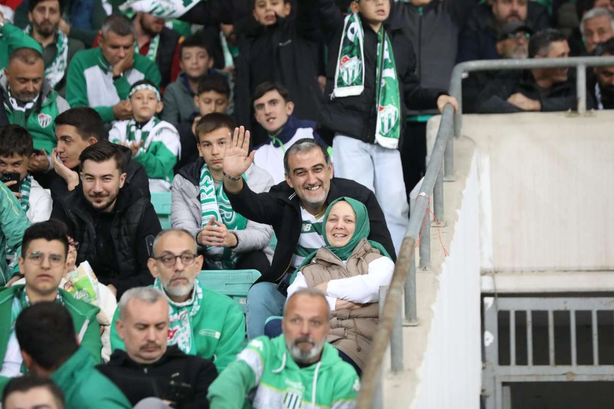 (FOTO GALERİ) Bursaspor-Menemen FK Taraftar Fotoğrafları-1
