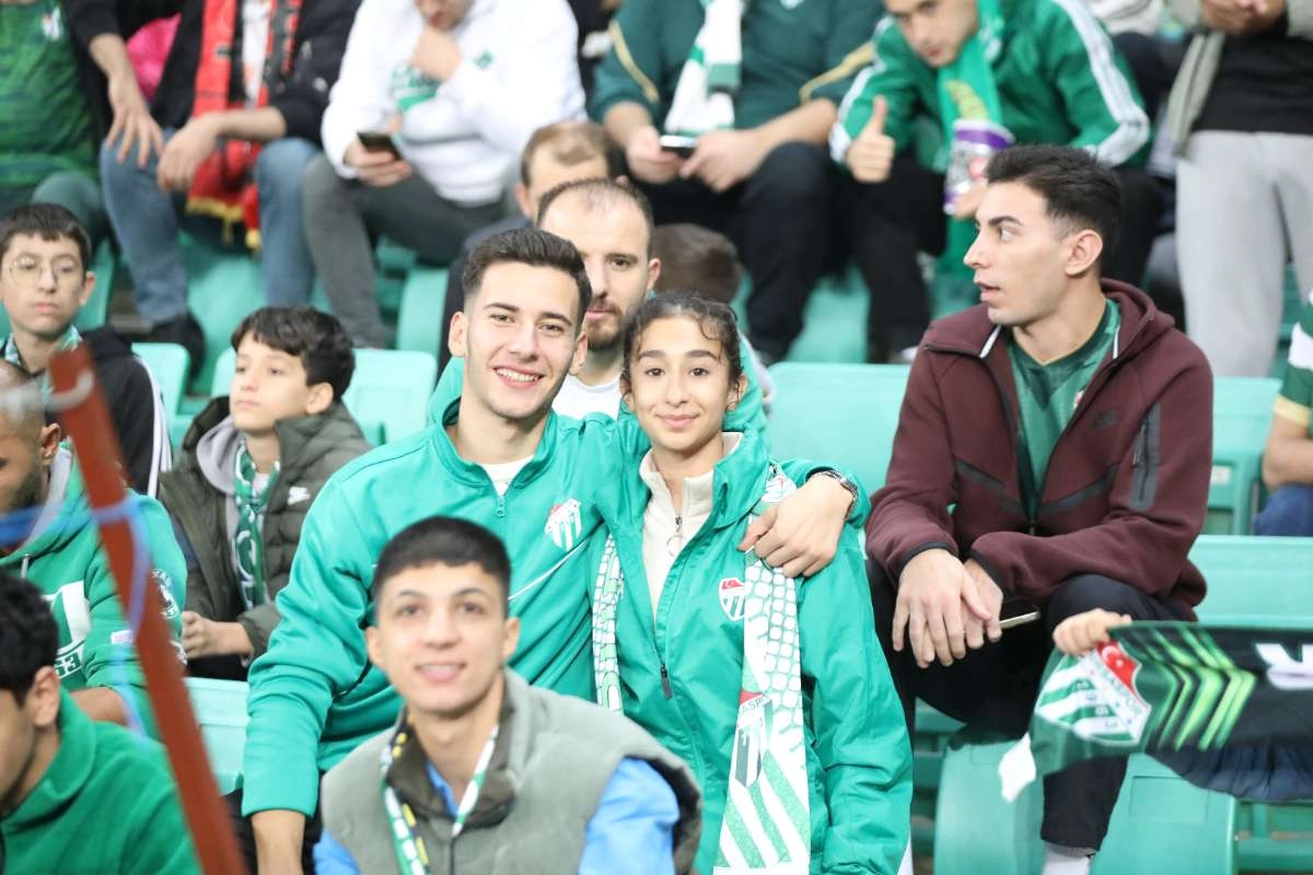 (FOTO GALERİ) Bursaspor-Menemen FK Taraftar Fotoğrafları-1
