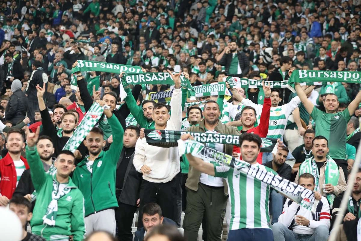 (FOTO GALERİ) Bursaspor-Menemen FK Taraftar Fotoğrafları-1