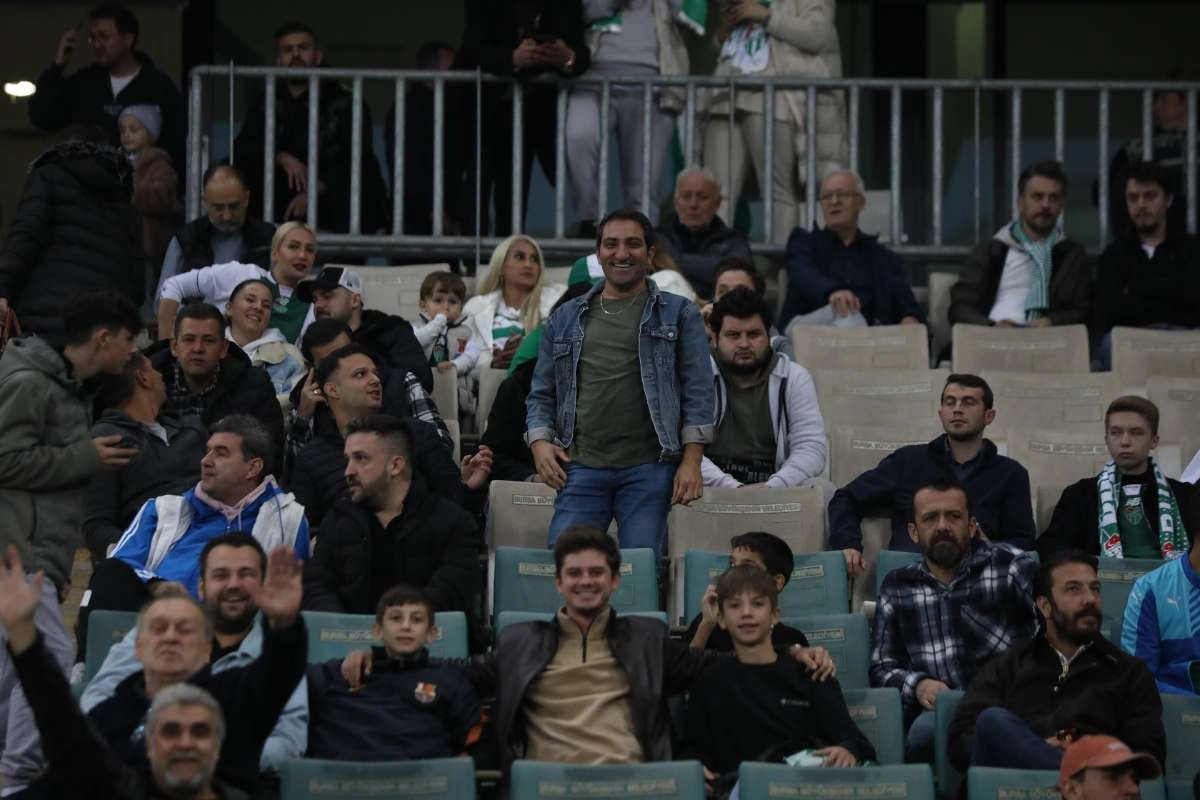 (FOTO GALERİ) Bursaspor-Menemen FK Taraftar Fotoğrafları-1